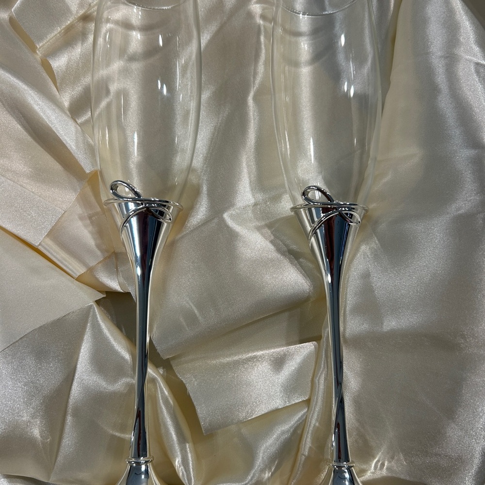 Waterford Luxury Boxed Champagne Flutes Mirrored Base